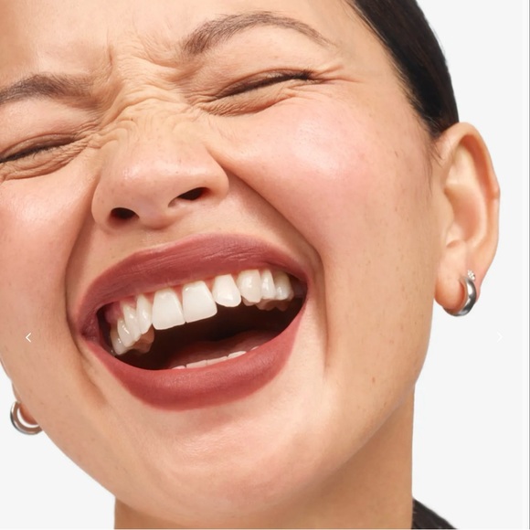 NEW Glossier G Suit Soft Touch Lip Crème Shade Lane - Picture 5 of 11